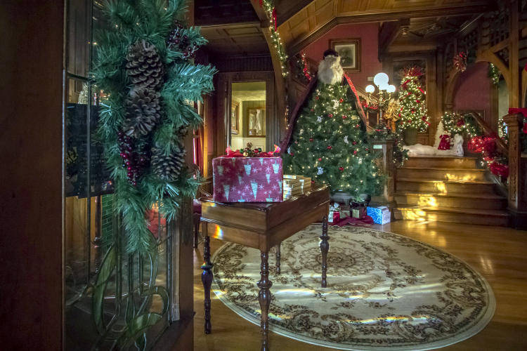 Christmas at the Sieberling Mansion
